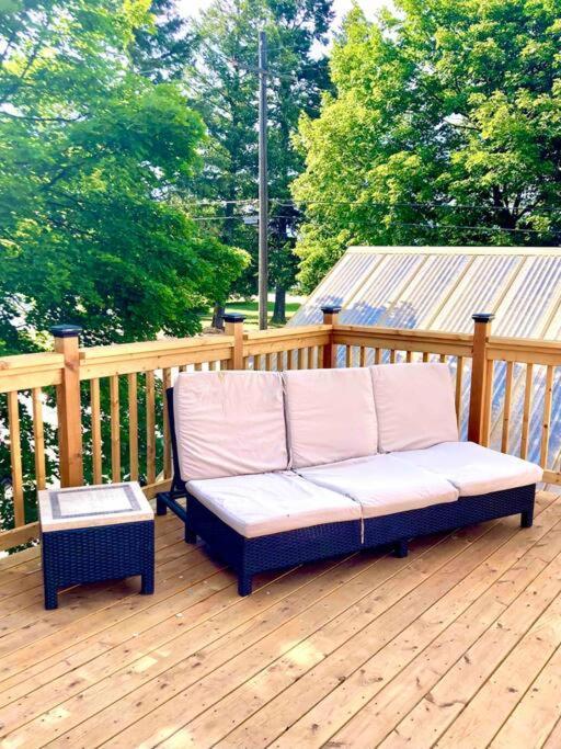 Victorian Guest Getaway-20Mins To Glacier National Park-10Mins To Airport! Columbia Falls Exterior photo