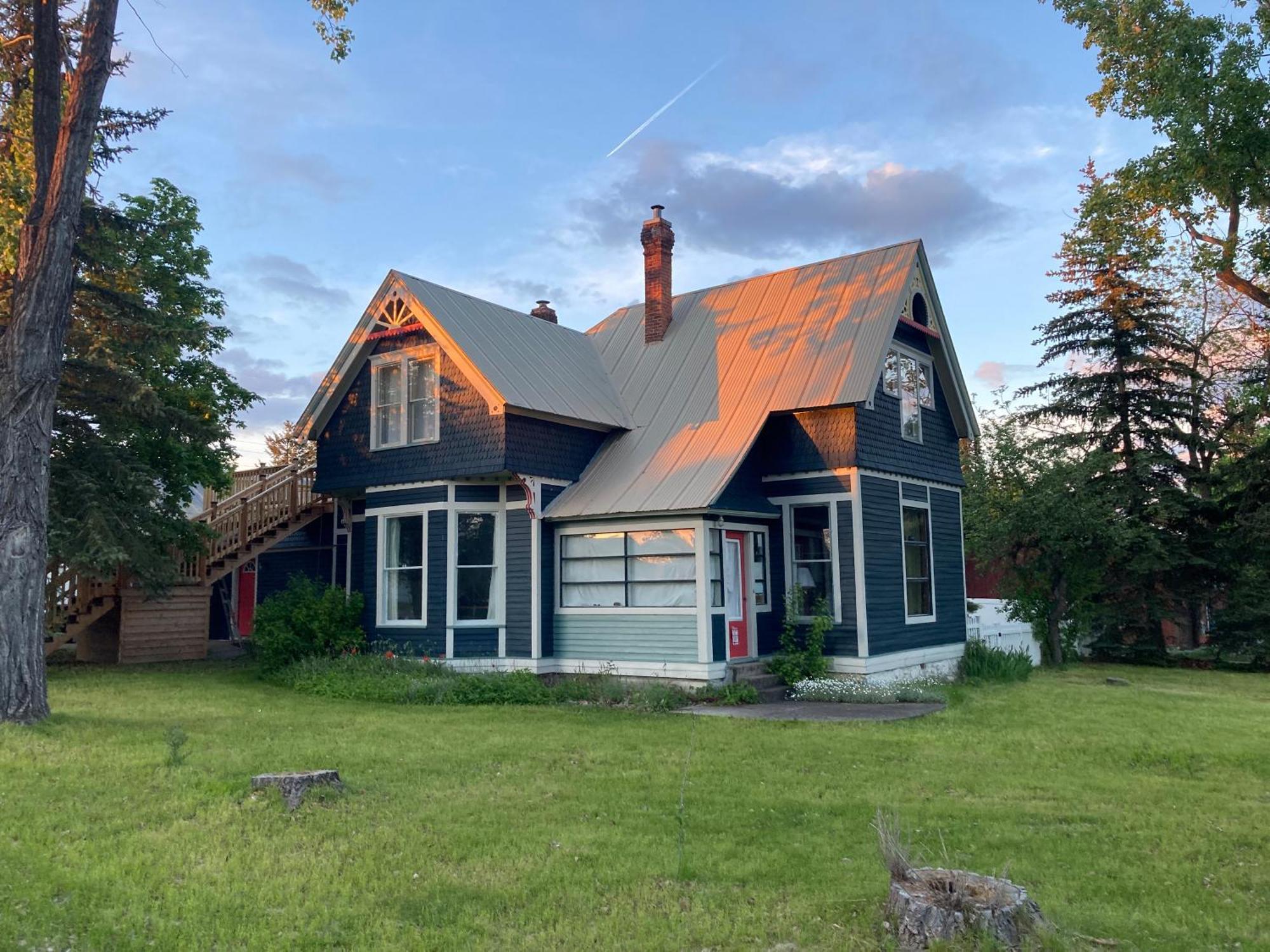 Victorian Guest Getaway-20Mins To Glacier National Park-10Mins To Airport! Columbia Falls Exterior photo