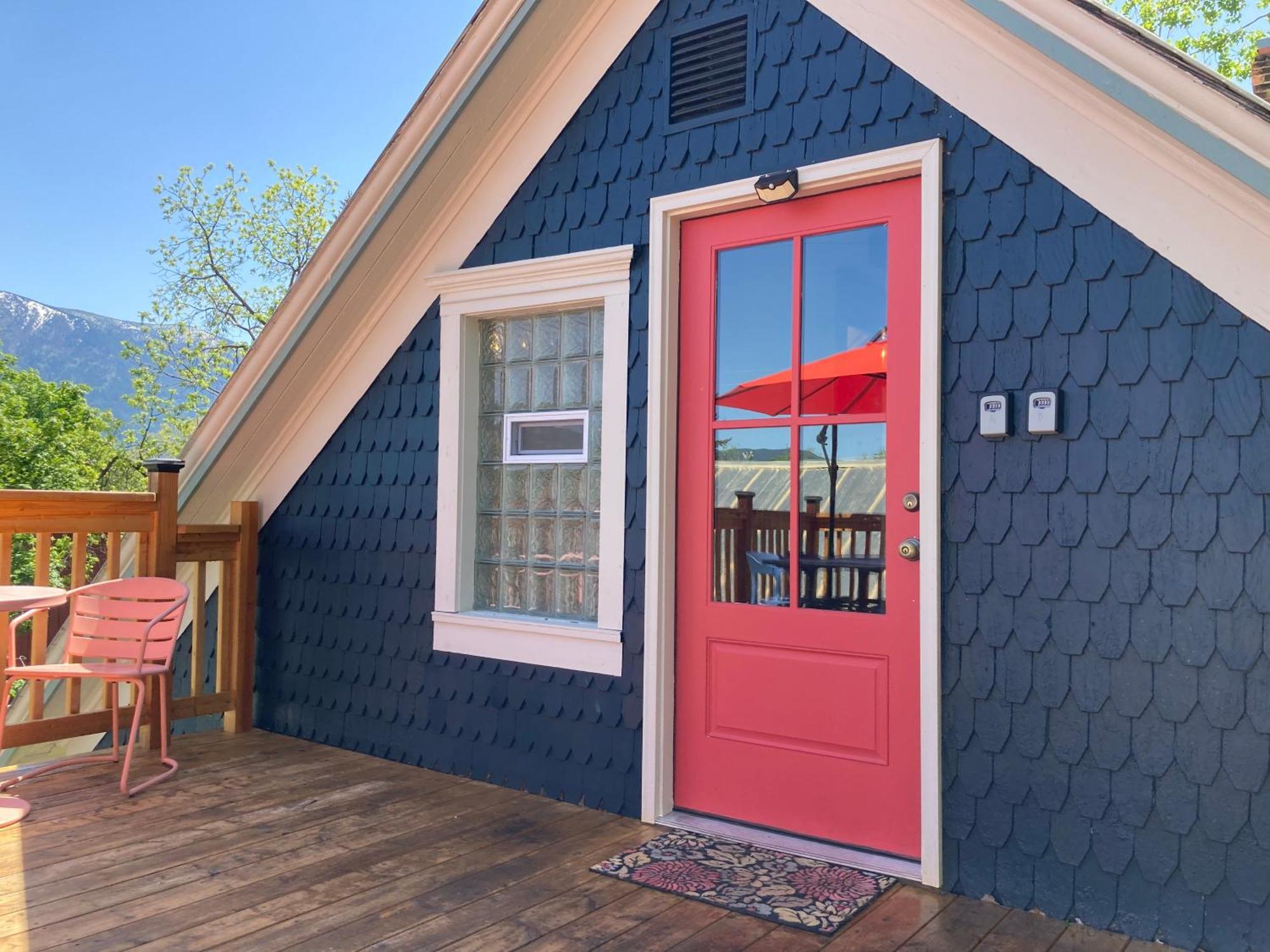 Victorian Guest Getaway-20Mins To Glacier National Park-10Mins To Airport! Columbia Falls Exterior photo